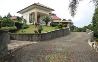 Dijual Villa Coklat Siap Huni Lingkungan Asri di Gadog, Bogor PR539