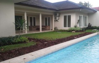 Dijual Rumah Satu Lantai di Jeruk Purut, Kemang AG386