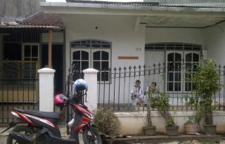 Dijual Rumah Strategis di Komplek Taman Duta, Depok P0315