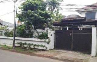 Dijual Rumah Strategis di Jalan Benda Kemang, Jakarta Selatan AG426