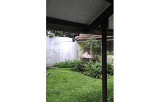 Dijual Rumah Tua Hoek di Cinere, Depok AG444