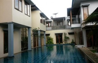 Dijual Rumah Mewah Dan Strategis Di Cibubur ,Jakarta Timur AG474