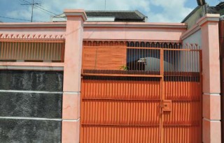 Dijual Rumah Tingkat Strategis di Pasar Kliwon, Solo PR734