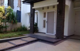 Dijual Rumah Strategis di Villa Ilhami Karawaci, Tangerang AG549