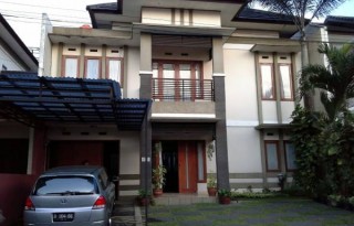 Dijual Rumah Full Furnished di Perumahan Buah Batu Regency, Bandung AG608