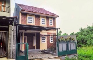 Dijual Rumah Strategis di Bojong Koneng Cikutra, Bandung P0544