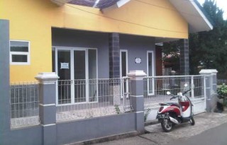 Dijual Rumah Hoek di Ceger Cipayung, Jakarta Timur PH036
