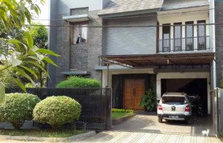 Dijual Rumah Strategis di Billymoon, Jakarta Timur PR994