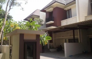 Pejaten Pasar Minggu Rumah Gaya Balinese Hommi Cozy Siap Huni PH055