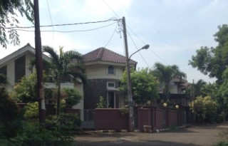 Dijual Rumah Strategis di Perum Jakasampurna, Bekasi P0875