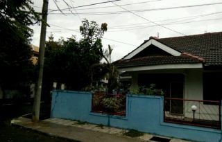 Disewakan Rumah Dengan Halaman Luas Di PIK, Jakarta Timur PR1362