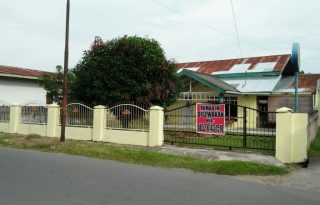 Dikontrakkan Rumah Strategis di Pinggir Jalan Raya di Medan PR1375