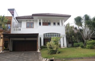 Dijual Rumah Mewah di Taman Giri Loka BSD Tangerang Selatan P0428