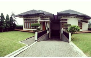 Dijual Rumah Mewah , Luas dan Terawat di Cibiru Bandung AG993