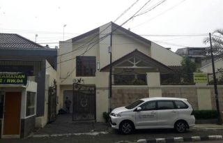 Disewa Rumah di Jalan Cipaku, Kebayoran Baru Jakarta Selatan PR1474