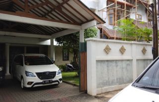 Dijual Rumah Murah Cuma Hitung Tanah di Kemang Utara AG1061