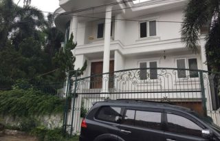 Dijual Rumah Kantor Strategis Pinggir Jalan Deplu Raya Bintaro AG1068