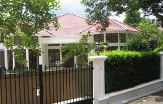 Jual Rumah Tipe Kolonial di Kemang Timur Jakarta Selatan AG1090