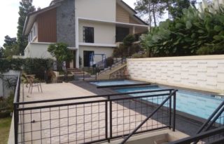 Disewakan Villa Lereng Pangrango Luas dan Sejuk