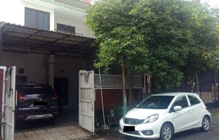 Rumah Tingkat Strategis di Kebraon Indah Permai, Surabaya P0197