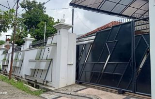 Dijual Rumah Luas dan Strategis di Jalan Ketintang Baru, Surabaya P0579