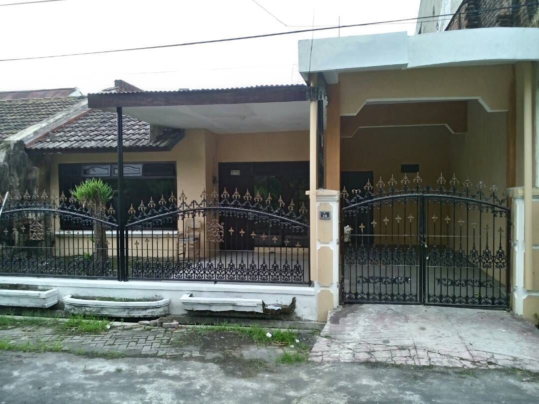Sewa Rumah Strategis di Perum Pondok Jati, Sidoarjo Kota AG1923