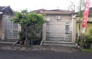 Dijual Rumah Strategis di Tepi Jalan Besar Kota Surakarta PR1917