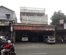 Dijual Rumah 3 Lantai Dengan Toko dan Gudang di Surakarta P0612